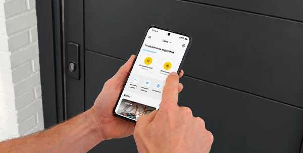 Abriendo la puerta desde la app en el móvil
